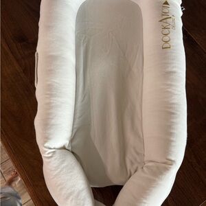 DockATot Deluxe+ Infant Lounger - Cream